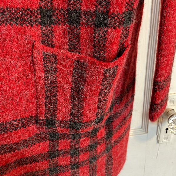 Super cozy long sweater with hood from Bass Pro. Size S NWT - Picture 4 of 6